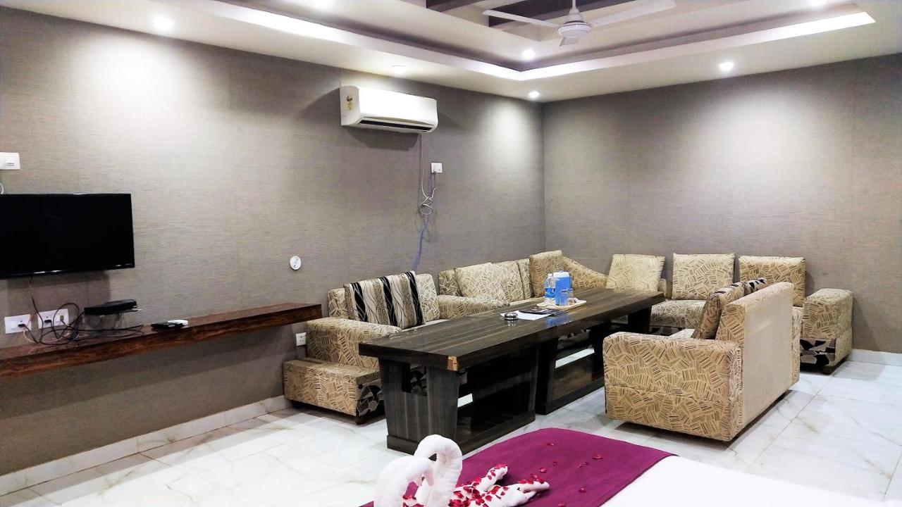 Hotel Syona Residency à Lucknow Extérieur photo