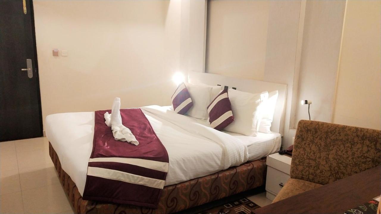 Hotel Syona Residency à Lucknow Extérieur photo